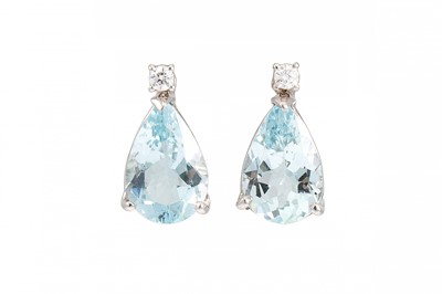 Lot 280 - A PAIR OF AQUAMARINE AND DIAMOND DROP EARRINGS,...
