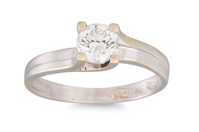 Lot 47 - A DIAMOND SOLITAIRE RING, the brilliant cut...