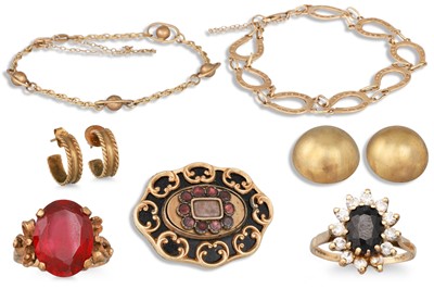 Lot 11 - A QUANTITY OF VARIOUS GOLD ITEMS, comprising...