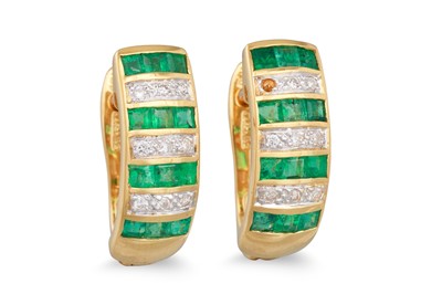 Lot 79 - A PAIR OF DIAMOND AND EMERALD HOOP EARRINGS,...