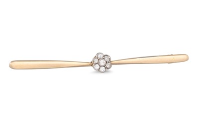 Lot 305 - A DIAMOND BAR BROOCH, set with a diamond...