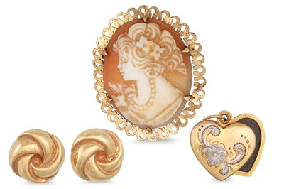 Lot 2 - A COLLECTION OF JEWELLERY ITEMS, a pair of...