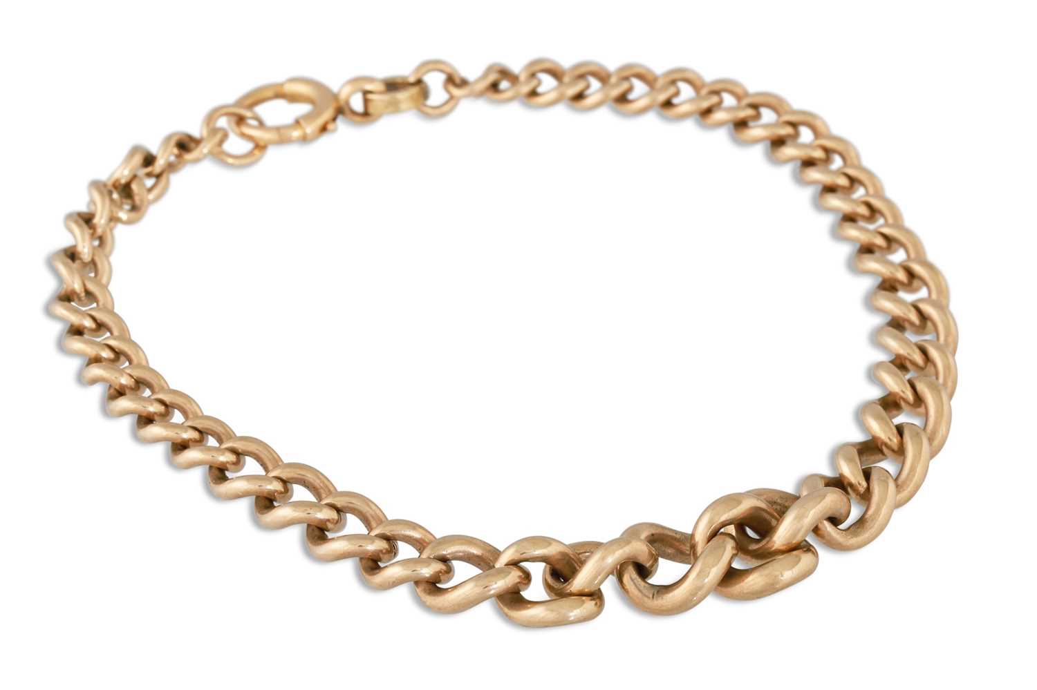 Lot 18 - AN ANTIQUE GOLD GRADUATED CURB LINK BRACELET,...