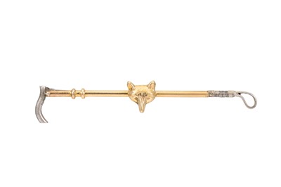 Lot 115 - AN ANTIQUE GOLD FOX HOUND STOCK PIN, signed,...