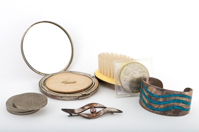 Lot 10 - A COLLECTION OF VARIOUS SILVER ITEMS,...