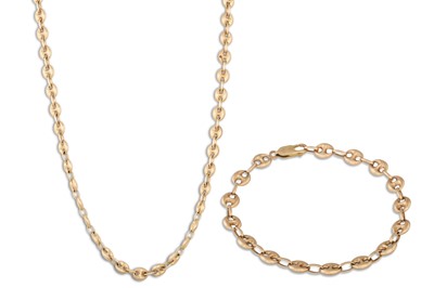 Lot 18 - A MARINE LINK NECKLACE, in 9ct gold, 19.2 g,...