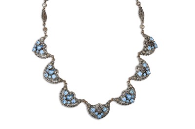 Lot 26 - A COLLECTION OF COSTUME JEWELLERY, to include...