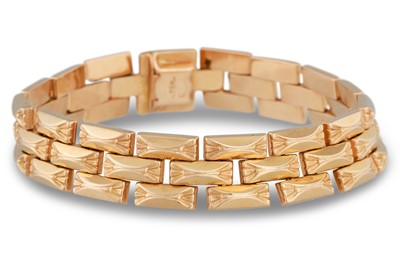 Lot 27 - A BRICK LINK BRACELET, in 18ct gold, stamped...