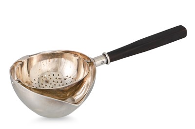 Lot 405 - AN UNUSUAL SILVER TEA STRAINER, (American .925)