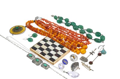 Lot 3 - A COLLECTION OF VINTAGE COSTUME JEWELLERY,...