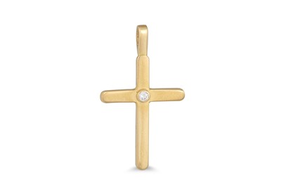 Lot 7 - A DIAMOND SET CROSS, mounted in 18ct yellow...