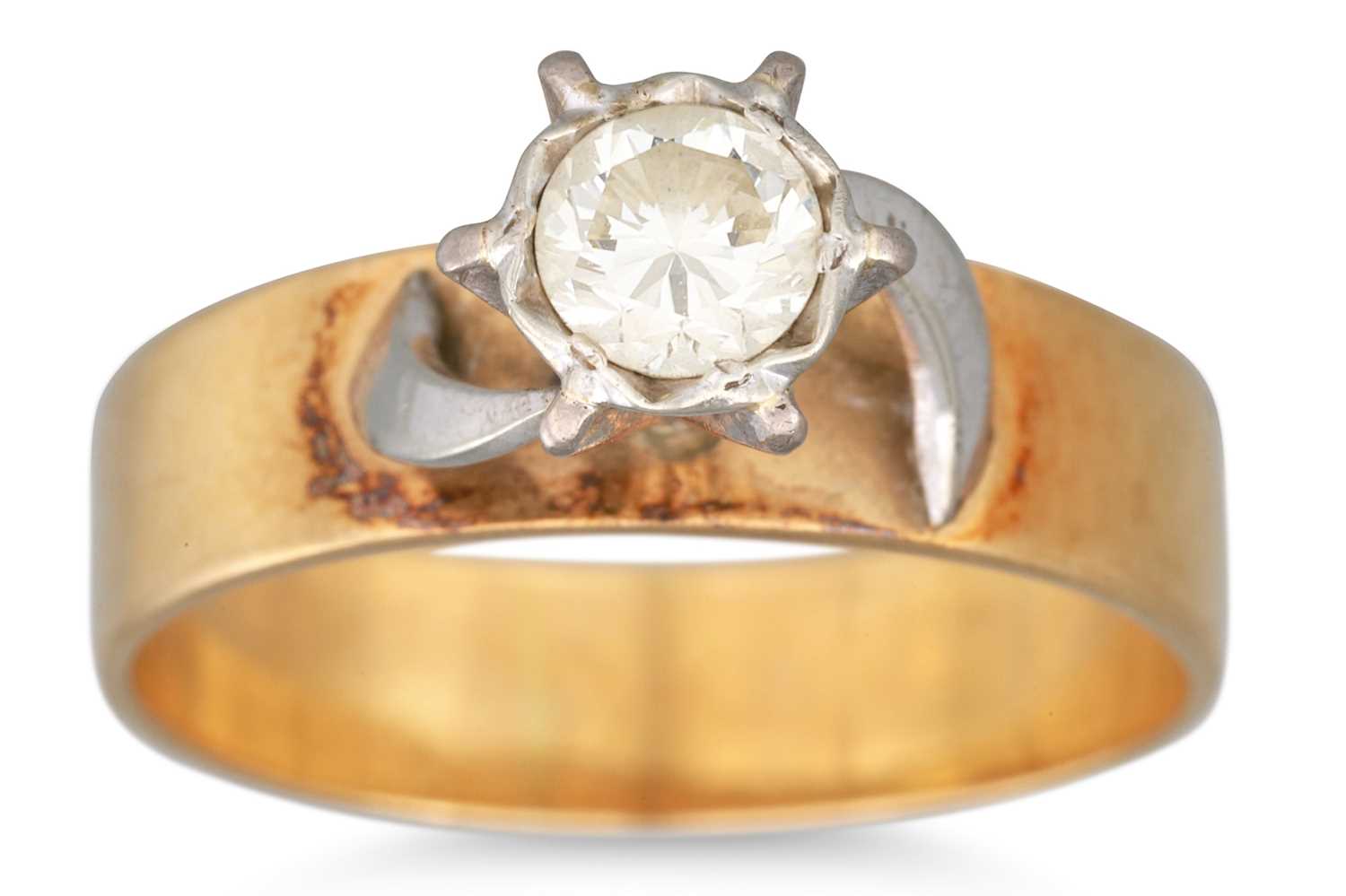Lot 70 - A DIAMOND SOLITAIRE RING, the round brilliant...
