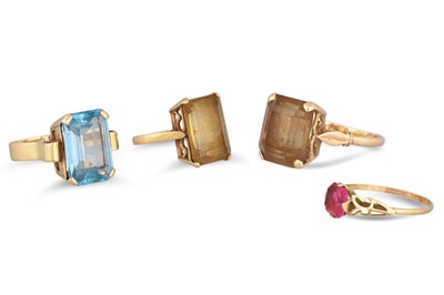 Lot 65 - FOUR VINTAGE GOLD GEM SET RINGS