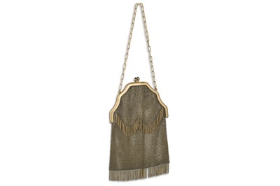 Lot 68 - AN ART DECO LADY'S EVENING PURSE, mesh design,...