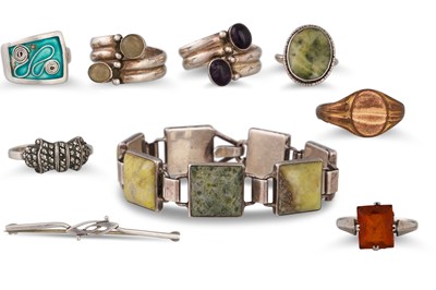 Lot 70 - AN INTERESTING COLLECTION OF 20TH CENTURY,...