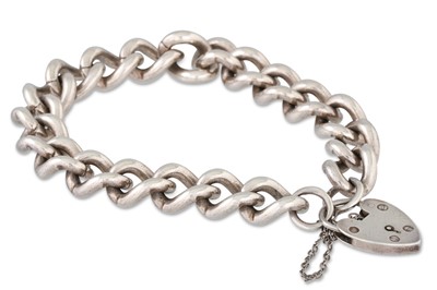 Lot 29 - AN ANTIQUE SILVER CURB BRACELET, with padlock