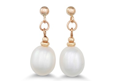 Lot 32 - A PAIR OF CULTURED PEARL DROP EARRINGS, cream...