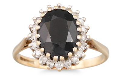 Lot 88 - A DIAMOND AND SAPPHIRE CLUSTER RING, the oval...