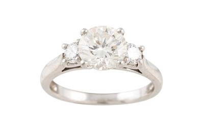 Lot 152 - A DIAMOND SOLITAIRE RING, the brilliant cut...