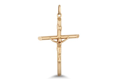 Lot 7 - A 9CT GOLD CRUCIFIX, 2.3 g.