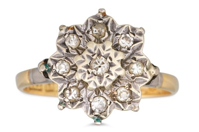Lot 313 - A DIAMOND CLUSTER RING, mounted in gold, size L