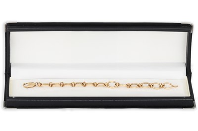 Lot 171 - A 9CT GOLD OPEN LINK BRACELET, 15.9 g.