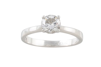 Lot 126 - A SOLITAIRE DIAMOND RING, the brilliant cut...