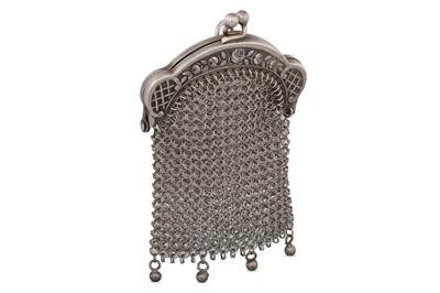 Lot 8 - AN ANTIQUE SILVER MESH PURSE