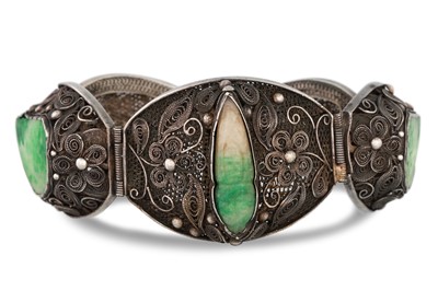 Lot 11 - AN ORIENTAL BRACELET, filigree design, set...