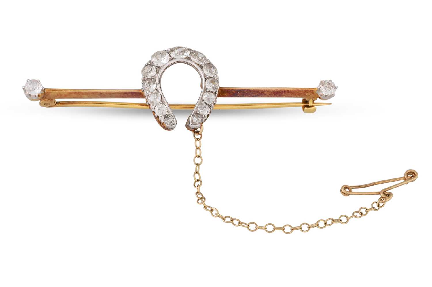Lot 41 - A VICTORIAN DIAMOND SET BROOCH, set with old...