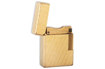 Lot 186 - A GOLD PLATED DU PONT LIGHTER