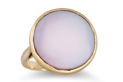Lot 34 - A VINTAGE RING, set with carnelian in 9ct gold....