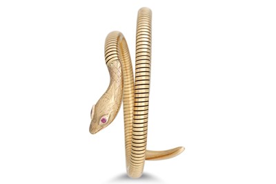 Lot 145 - AN ANTIQUE 9CT GOLD SNAKE BANGLE, of spring...