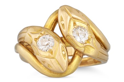 Lot 99 - AN ANTIQUE DIAMOND RING, in the form of a...