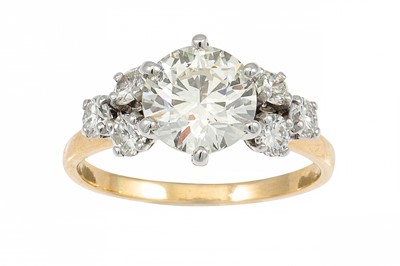 Lot 355 - A DIAMOND SOLITAIRE RING, the brilliant cut...