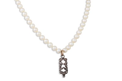 Lot 16 - A SET OF CULTURED PEARLS, with diamond set...