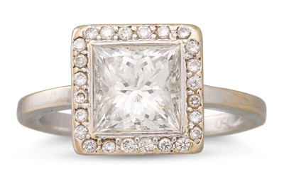 Lot 439 - A DIAMOND SOLITAIRE RING, the princess cut...
