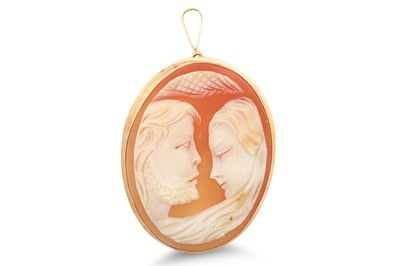 Lot 104 - A 9CT GOLD CAMEO BROOCH