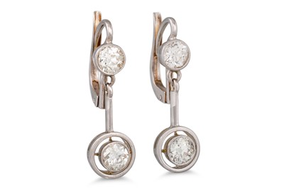 Lot 150 - A PAIR OF EARLY 20TH CENTURY DIAMOND DROP...