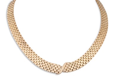 Lot 153 - A VINTAGE 18CT BRICK LINK GOLD NECKLACE,...