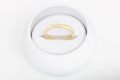 Lot 44 - A DIAMOND SET RING, in 18ct yellow gold, 4 g.,...