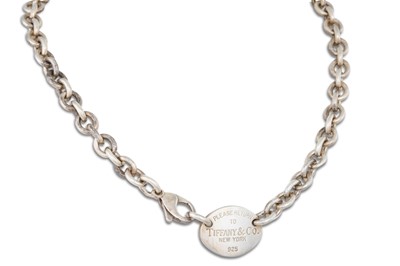 Lot 17 - A SILVER TIFFANY & CO NECKLACE, heavy form...
