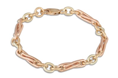 Lot 225 - A FANCY LINK BRACELET, 21 g.