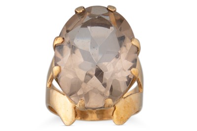 Lot 54 - A 9CT GOLD DRESS RING, set with quartz, size J- K