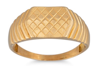 Lot 57 - AN 18CT GOLD GENT'S SIGNET RING, engraved...