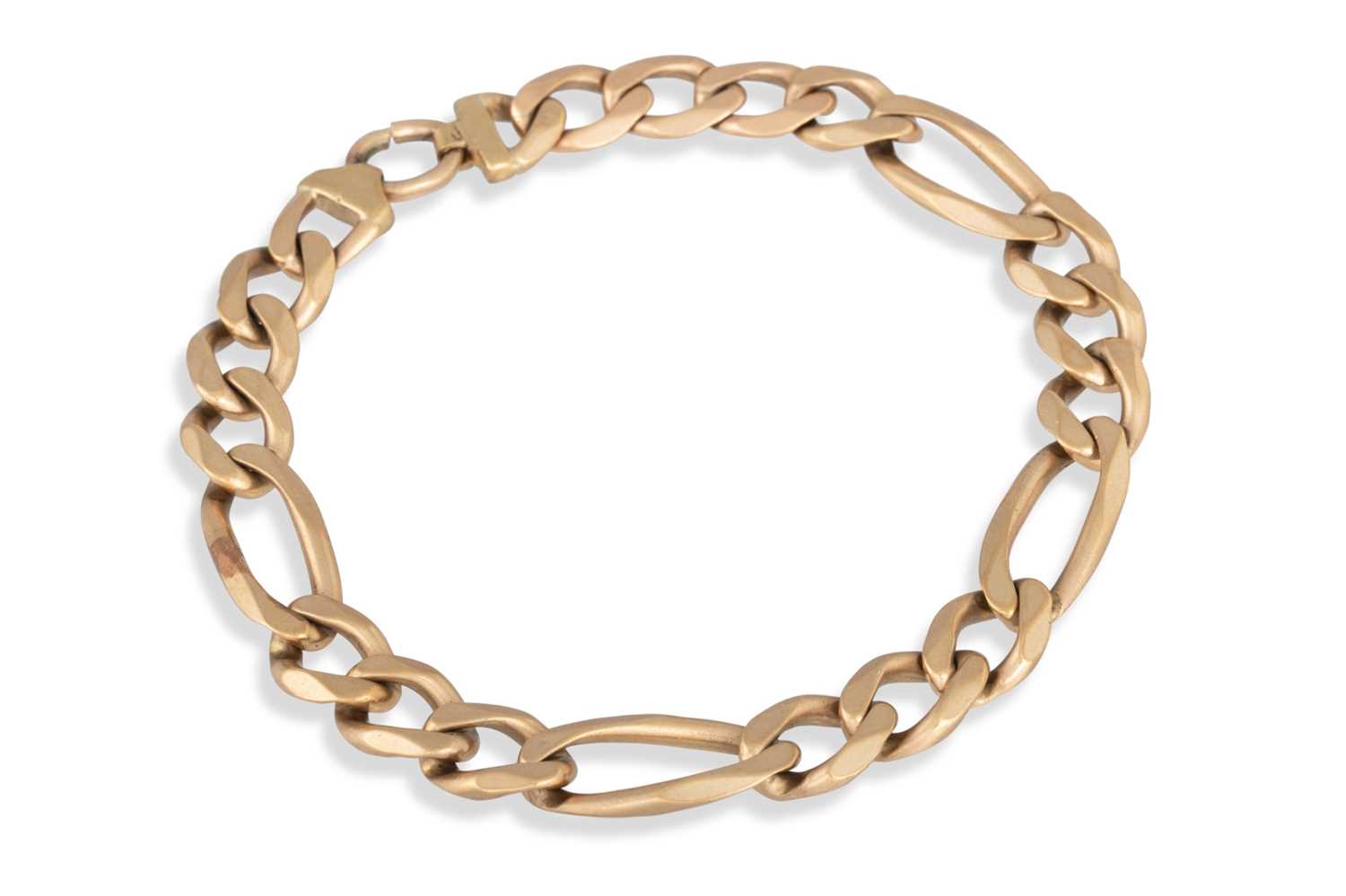 Lot 85 - A 9CT GOLD GENT'S FIGARO LINK BRACELET, 34.7 g.