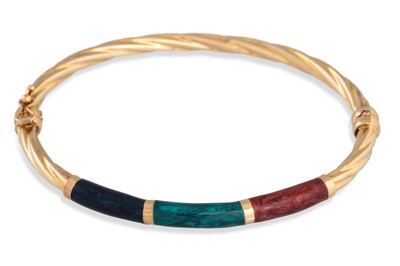 Lot 92 - A 9CT GOLD BANGLE, together with a pendant &...
