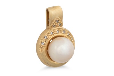 Lot 93 - A DIAMOND AND PEARL PENDANT, mounted in 14ct...