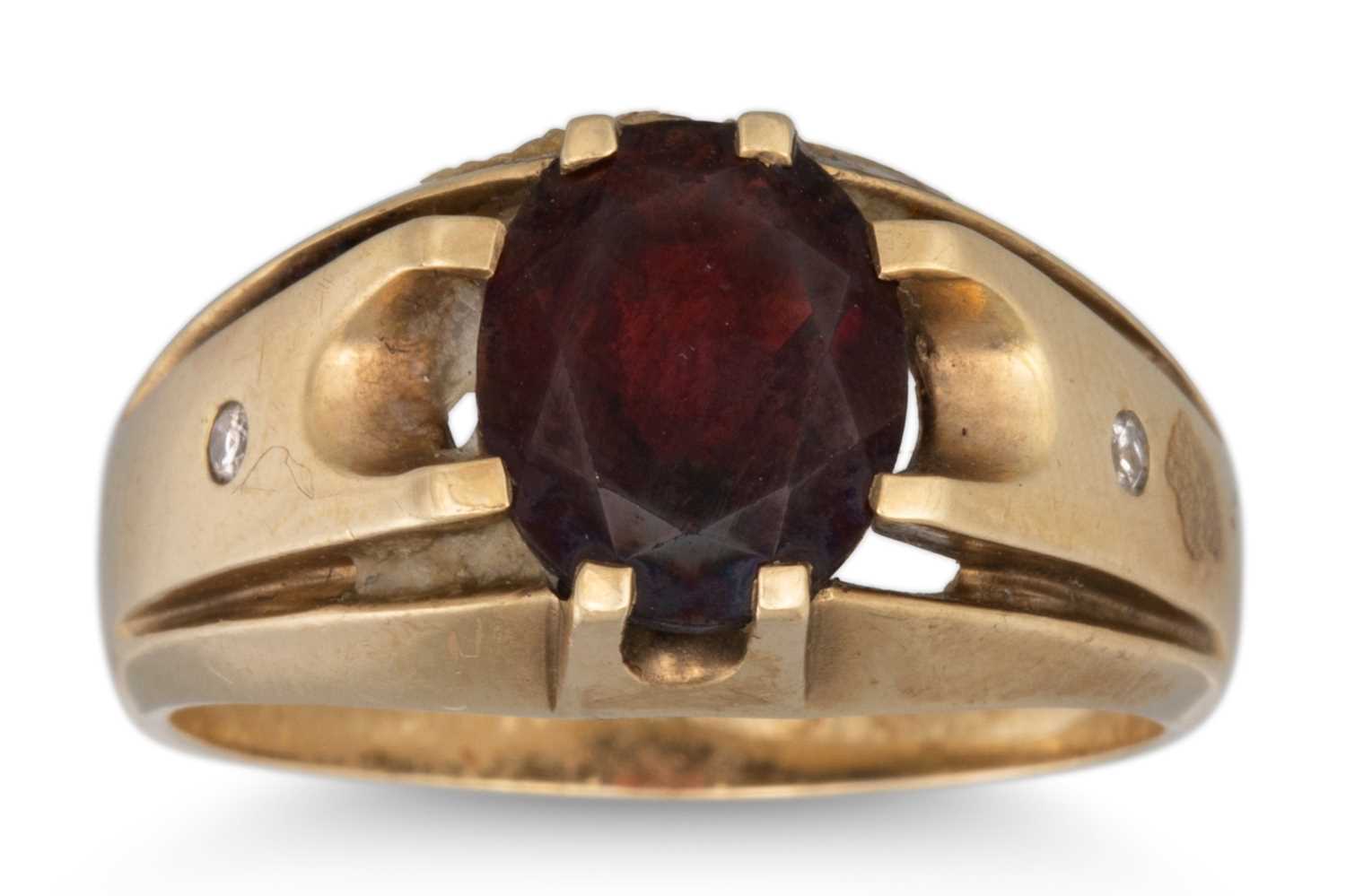 Lot 95 - A 9CT GOLD SIGNET RING, 6.4 g, size R - S