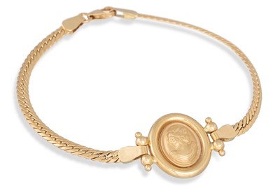 Lot 99 - AN 18CT GOLD BRACELET, cameo set to centre, 5 g.